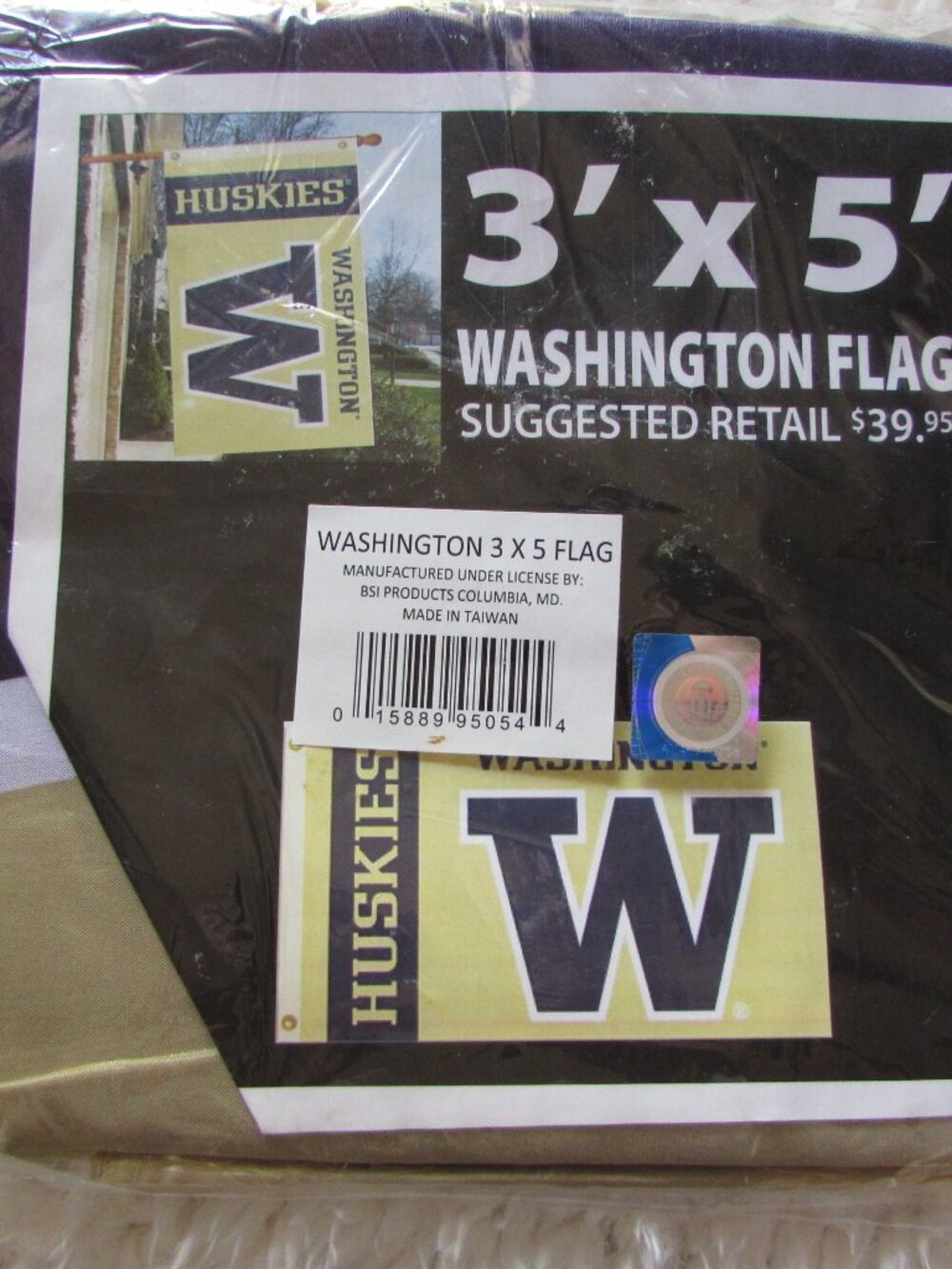 Washington Huskies Flag 3' x 5' University Football Flag Yard Banner